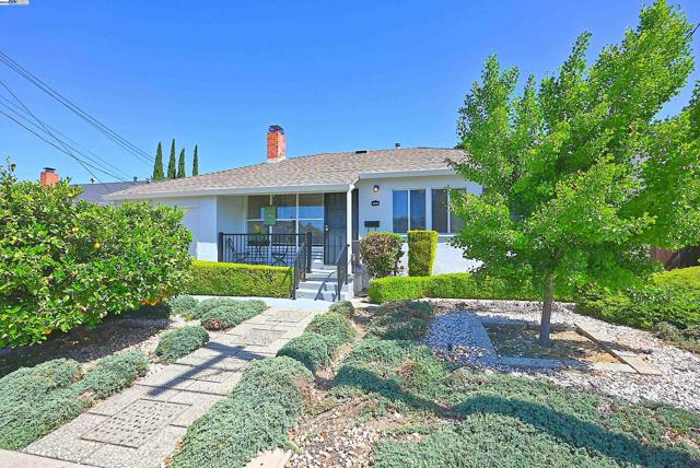 4248 Mabel Avenue, Castro Valley CA: https://media.crmls.org/mediaz/68a3cc6a-8875-41ac-b8d6-979e2eafb163.jpg