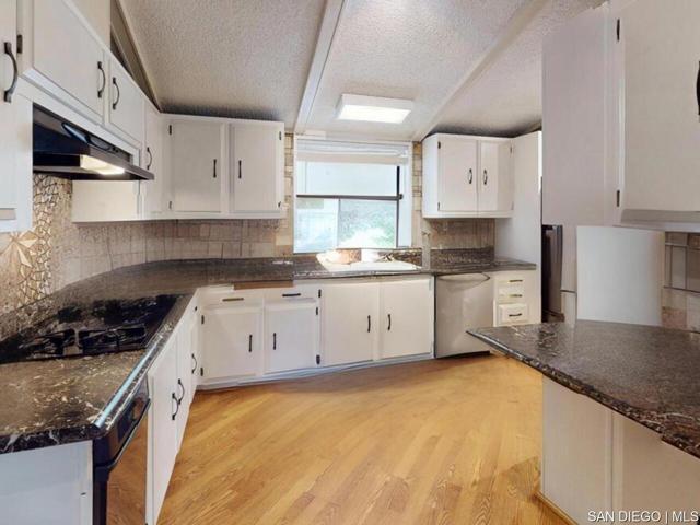 18218 Paradise Mountain Rd, Valley Center CA: https://media.crmls.org/mediaz/68a48ed7-60e2-4a20-9b64-180b697e705d.jpg