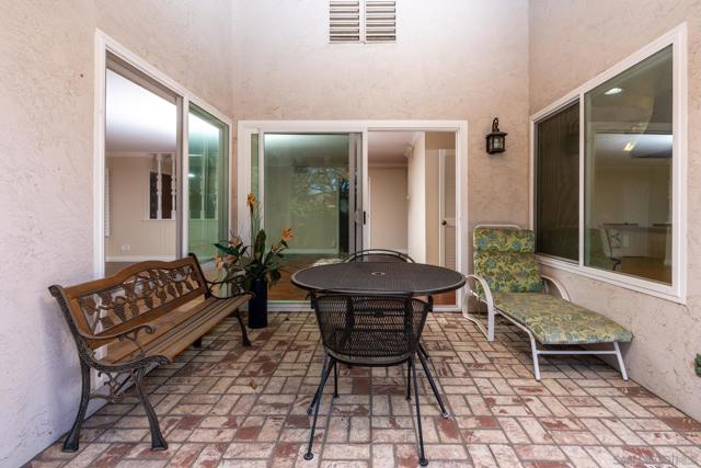 17893 Corte Emparrado, San Diego CA: https://media.crmls.org/mediaz/68a4b153-dd37-4a2c-aef5-c1a9172ac015.jpg