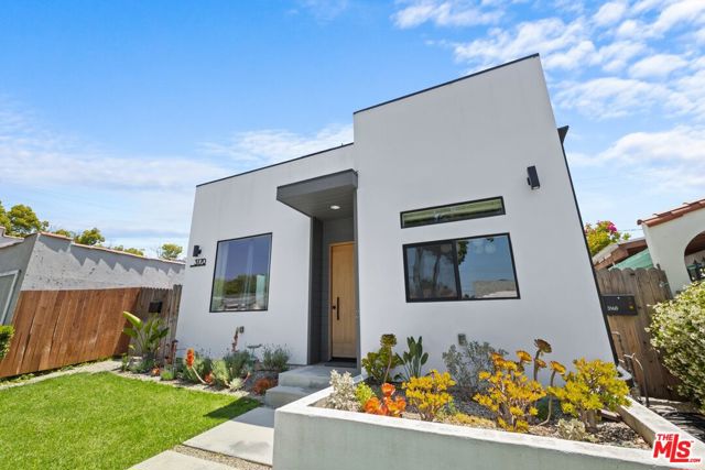 3170 Glenmanor Place, Los Angeles CA: https://media.crmls.org/mediaz/68a4c301-c5e5-4a0e-a609-62267ad17c7e.jpg