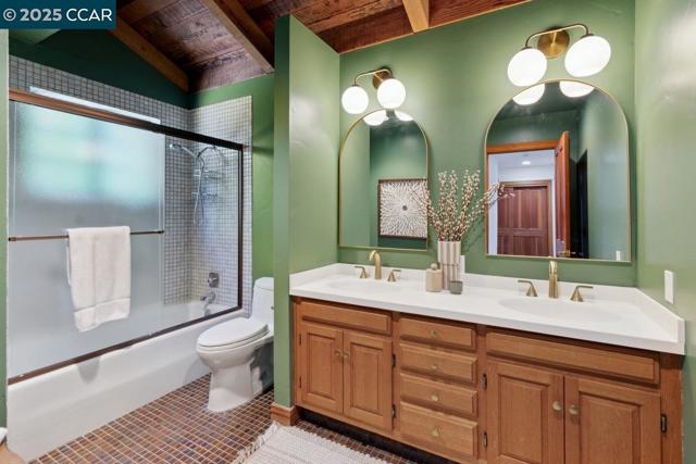 357 El Toyonal, Orinda CA: https://media.crmls.org/mediaz/68a57c7d-741d-4667-8418-3dbbb0c73273.jpg