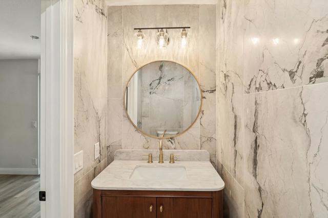 Detail Gallery Image 19 of 32 For 8262 Gilman Dr #1,  La Jolla,  CA 92037 - 2 Beds | 3 Baths