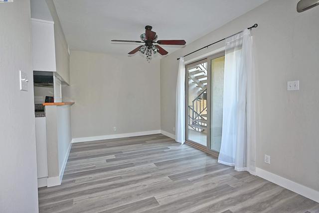 19100 Crest Ave, Castro Valley CA: https://media.crmls.org/mediaz/68a615c1-2009-4635-be0b-48d0e92c8792.jpg