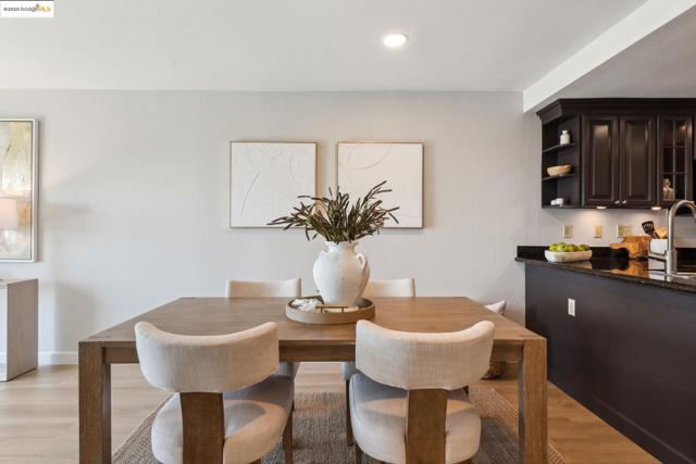 93 Thousand Oaks St, Oakland CA: https://media.crmls.org/mediaz/68a64aeb-063e-40df-aebc-0896ba07bcb3.jpg