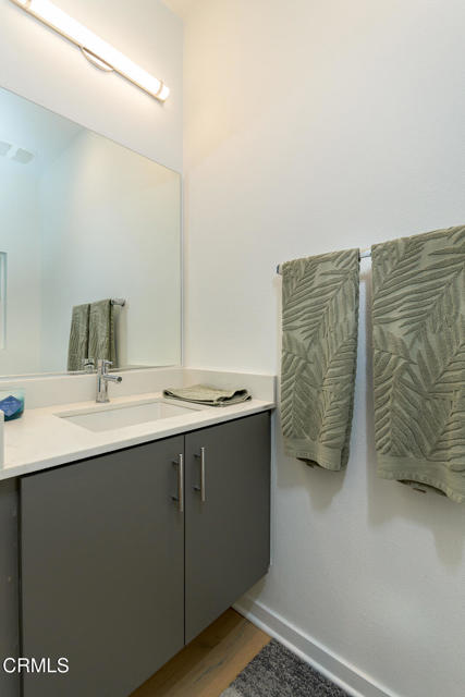 Detail Gallery Image 23 of 48 For 11594 Riverside Dr, North Hollywood,  CA 91602 - 3 Beds | 3/1 Baths