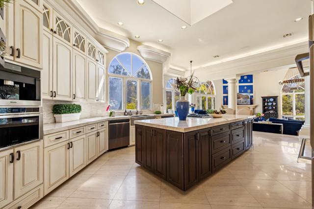 Detail Gallery Image 9 of 34 For 16427 Avenida Cuesta Del Sol, Rancho Santa Fe,  CA 92067 - 5 Beds | 5/1 Baths