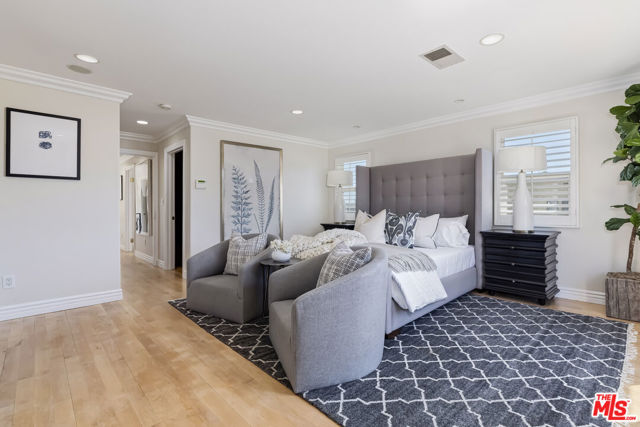 1471 S Crest Drive, Los Angeles CA: https://media.crmls.org/mediaz/68a8013f-ada8-49ec-8b80-0afc87a656c6.jpg