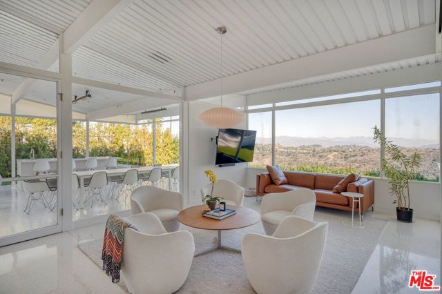2262 Stradella Road, Los Angeles CA: https://media.crmls.org/mediaz/68a817ba-11b3-44ea-9793-5b6c65833a4c.jpg