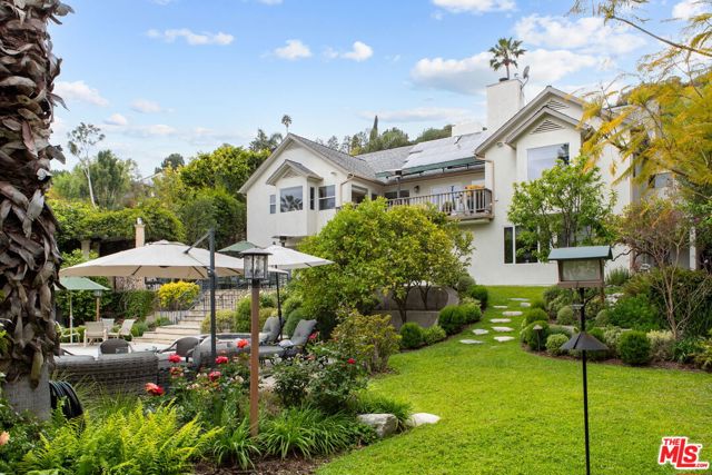 2660 Carman Crest Drive, Los Angeles CA: https://media.crmls.org/mediaz/68a863c4-c737-482c-8289-493d116c3e7a.jpg