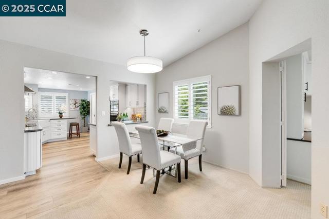 4332 Terra Granada Dr, Walnut Creek CA: https://media.crmls.org/mediaz/68a87583-86fc-403d-b047-8001550dffee.jpg