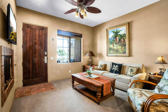 Image 13 of 35 For 50700 Santa Rosa Plaza  5