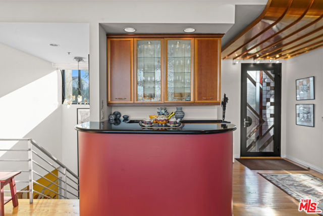 2204 Maravilla Drive, Los Angeles CA: https://media.crmls.org/mediaz/68a90b20-9aa0-4961-b9ef-5341ff26e989.jpg
