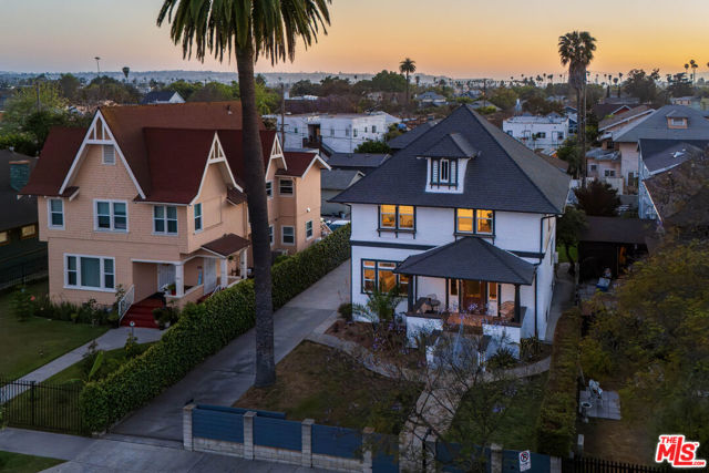 2907 Halldale Avenue, Los Angeles CA: https://media.crmls.org/mediaz/68a98934-4bd2-416e-8296-f45163caf433.jpg