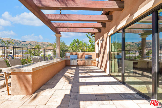 11945 Mirabel Way, Porter Ranch CA: https://media.crmls.org/mediaz/68abf70f-7a7c-48bb-9ba3-fc78afef66ff.jpg