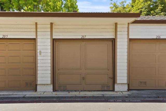 1340 Meadow Ridge Circle, San Jose CA: https://media.crmls.org/mediaz/68ac02e5-daa6-42f4-a7ef-79efc343b96d.jpg