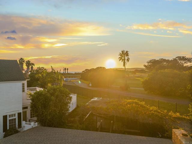 Detail Gallery Image 16 of 29 For 1100 Coronado Ave, Coronado,  CA 92118 - 4 Beds | 2/1 Baths