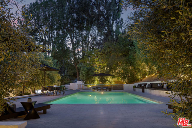 16745 Bosque Drive, Encino CA: https://media.crmls.org/mediaz/68ad6d19-6603-43e1-8b49-cd5f0c868322.jpg