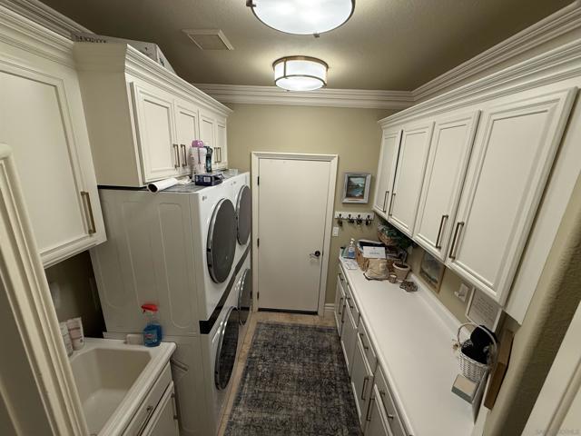3424 CAMINO ALEGRE, Carlsbad CA: https://media.crmls.org/mediaz/68ae3365-e02b-43b1-8bd1-127a689d6d6d.jpg