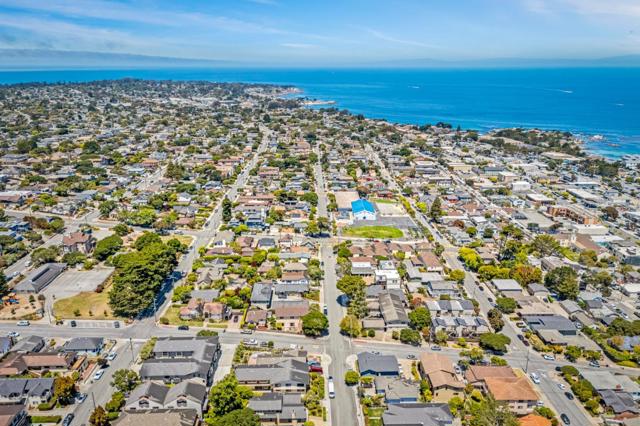 620624 Mcclellan Avenue, Monterey CA: https://media.crmls.org/mediaz/68aea7ed-9567-4763-91ae-bafe1039b064.jpg