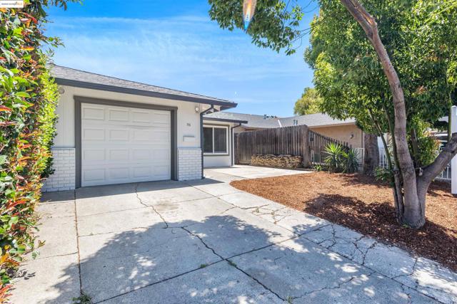 56 Amelia Way, Pittsburg CA: https://media.crmls.org/mediaz/68af16c7-b625-4ae4-b773-e3ed7fe84d28.jpg