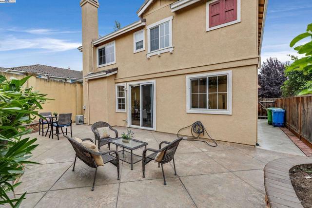 34906 Herringbone Ct, Union City CA: https://media.crmls.org/mediaz/68af9545-04f6-4e58-aff9-a0a5d19c12a1.jpg