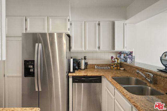 1155 N La Cienega Boulevard, West Hollywood CA: https://media.crmls.org/mediaz/68afa1d6-0e68-420c-ab32-016a26de15b6.jpg