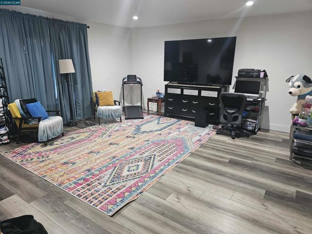 Image 3 of 13 For 1600 Michigan St