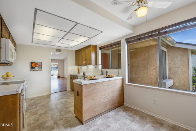 31310 village 31, Camarillo CA: https://media.crmls.org/mediaz/68b1399c-9ae7-4b9f-b96a-e4f6f2ac845a.jpg