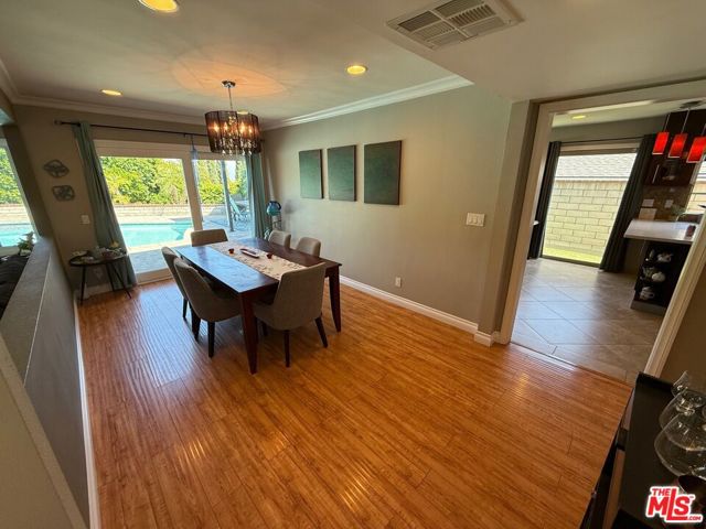 12818 Neon Way, Granada Hills CA: https://media.crmls.org/mediaz/68b19f3f-c5cc-4352-8490-d4433fda8984.jpg