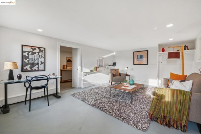 608 Colusa Ave, Berkeley CA: https://media.crmls.org/mediaz/68b1ada9-db53-4a73-9854-334ae691efc1.jpg