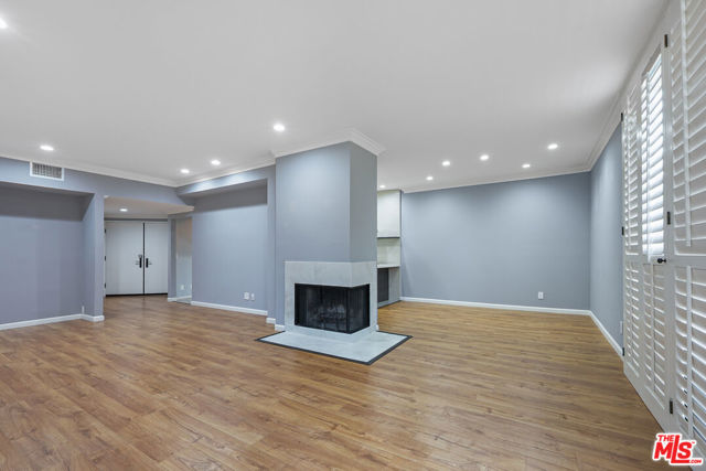 930 N Wetherly Drive, West Hollywood CA: https://media.crmls.org/mediaz/68b1c398-53cc-43ac-863d-e68499d47fe5.jpg