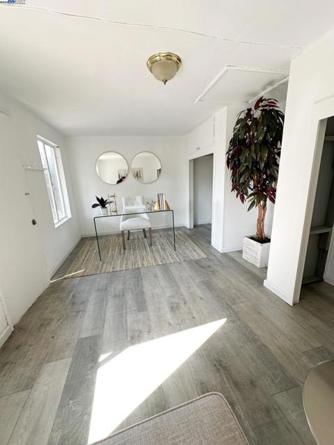6916 Graham Avenue, Newark CA: https://media.crmls.org/mediaz/68b24d12-faf4-440e-9763-3590869d84d4.jpg
