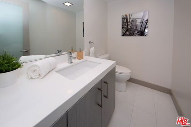 11657 Chenault Street, Los Angeles CA: https://media.crmls.org/mediaz/68b265b9-e2f5-4b35-9139-2eed3c35e1ab.jpg
