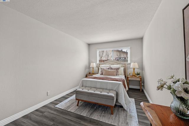 2702 Chinook Ct, Union City CA: https://media.crmls.org/mediaz/68b2a054-0a21-431e-8cbb-27b94ee9621b.jpg