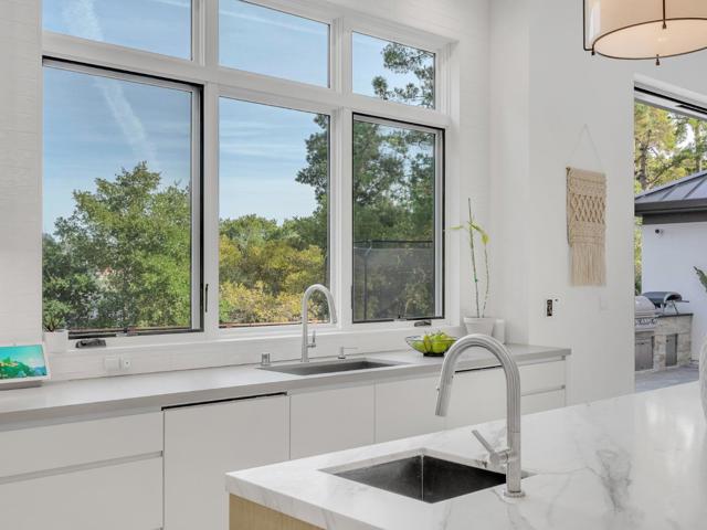 60 Glengarry Way, Hillsborough CA: https://media.crmls.org/mediaz/68b30034-4d37-4610-a71c-a6ee7849268d.jpg