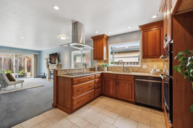 858 Chrysopolis Drive, Foster City CA: https://media.crmls.org/mediaz/68b32d59-63e2-4710-8c0d-07e363ac7a2c.jpg