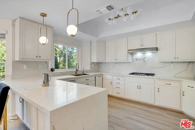 7939 W 80th Street, Playa del Rey CA: https://media.crmls.org/mediaz/68b3e319-2863-4871-9c53-21e68d559073.jpg