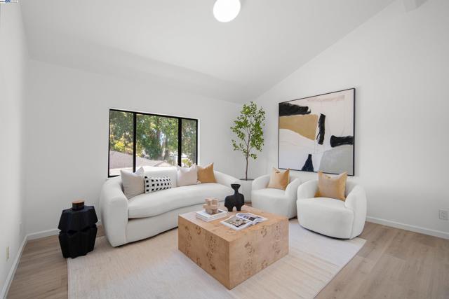824 14th Ave, Menlo Park CA: https://media.crmls.org/mediaz/68b41e42-fec6-47cf-b670-638afd2089ea.jpg