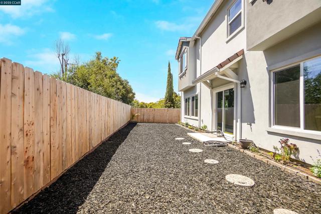 2722 Cowell Rd, Concord CA: https://media.crmls.org/mediaz/68b42434-7853-4419-add0-9b370789a79a.jpg