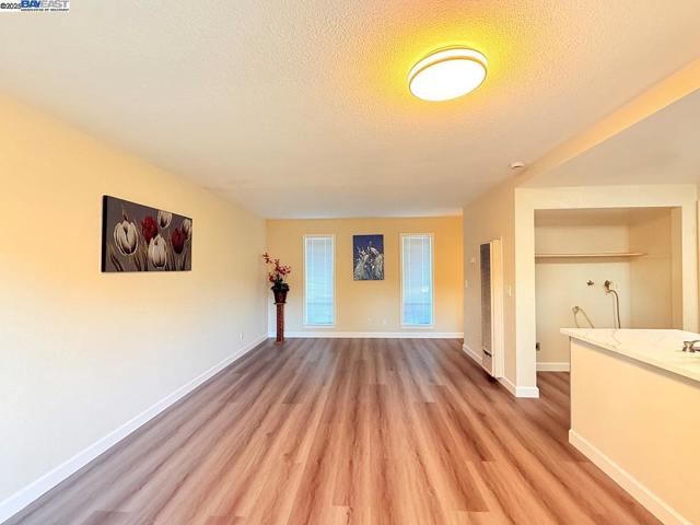 68 El Toro Ct, Fairfield CA: https://media.crmls.org/mediaz/68b43565-676a-48a8-bced-223734ad64ce.jpg