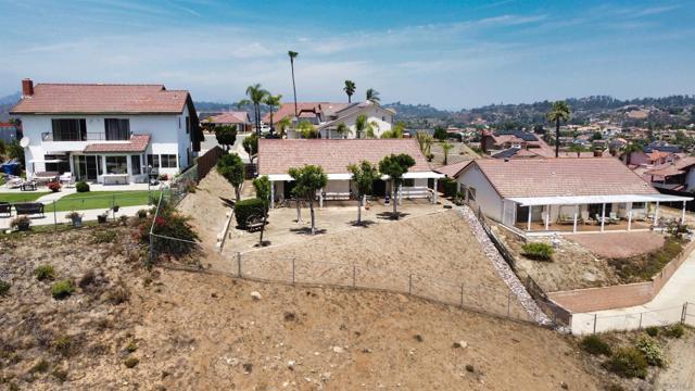 2552 Wind River Rd, El Cajon CA: https://media.crmls.org/mediaz/68b44b92-b410-44c3-b464-61f957b64946.jpg