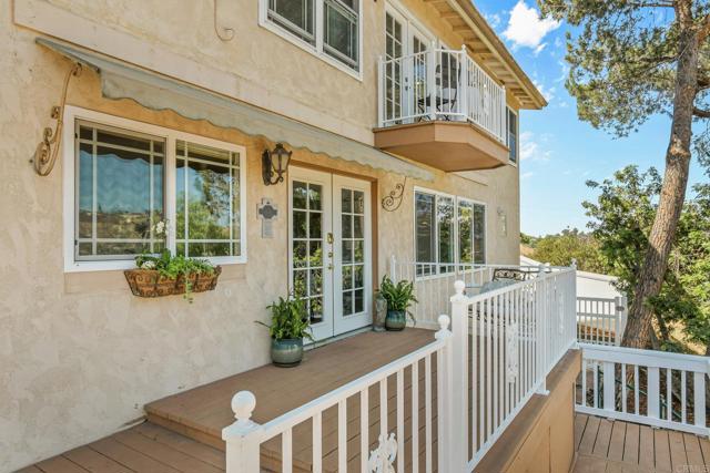Detail Gallery Image 4 of 54 For 8659 Golf Dr, Spring Valley,  CA 91977 - 3 Beds | 2 Baths