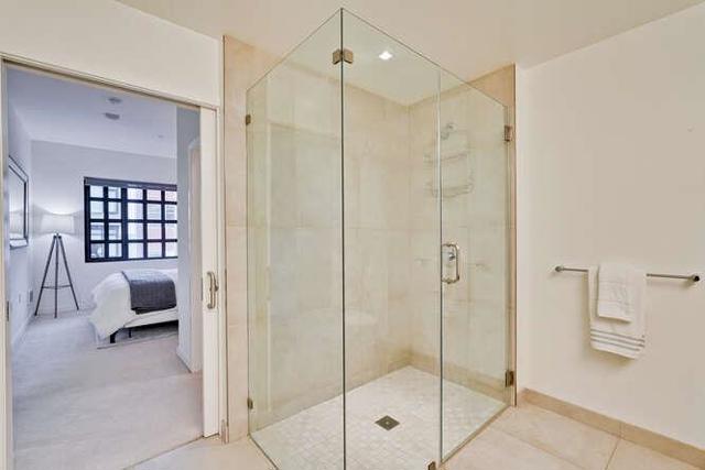 815 Tennessee Street, San Francisco CA: https://media.crmls.org/mediaz/68b4fdcc-66db-4847-9714-4846496c85b6.jpg