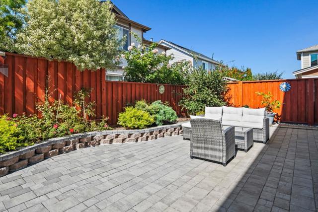 2721 Parkview Way, Marina CA: https://media.crmls.org/mediaz/68b5f698-5b6a-4346-8495-4e39ac427653.jpg