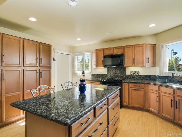 Detail Gallery Image 15 of 67 For 511 Hilltop Dr, Chula Vista,  CA 91910 - 3 Beds | 2 Baths