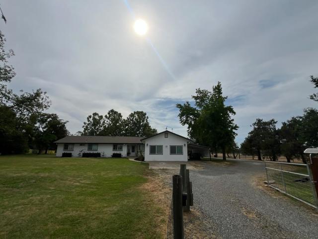 12445 Alta Mesa Road, Herald CA: https://media.crmls.org/mediaz/68b66dcf-5d7f-41b2-a86d-117a6a000970.jpg