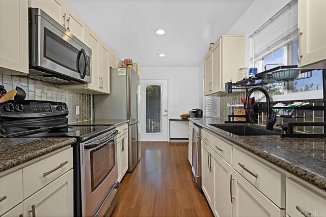 Detail Gallery Image 12 of 31 For 709 N Midway Dr, Escondido,  CA 92027 - 3 Beds | 1/1 Baths