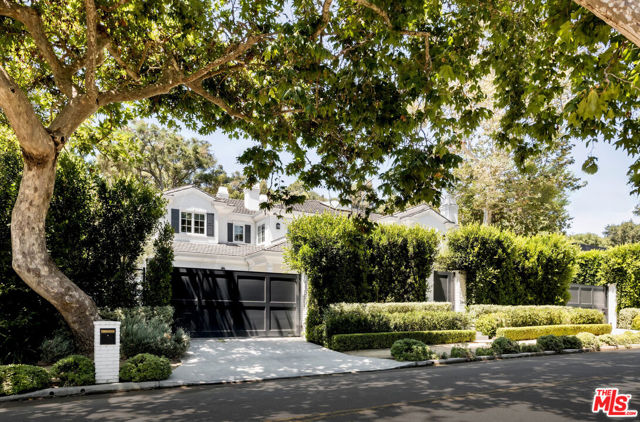 1943 Mandeville Canyon Road, Los Angeles CA: https://media.crmls.org/mediaz/68b76a8b-d491-4b28-9aee-7b43f01be530.jpg