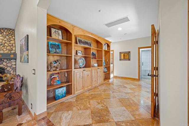 15636 Sage Hill Drive, Ramona CA: https://media.crmls.org/mediaz/68b8467f-799d-4da3-8f4e-ce3a351ce574.jpg