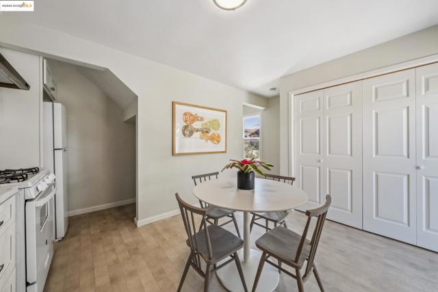 317 Pacific, Alameda CA: https://media.crmls.org/mediaz/68b9df88-797a-46c4-8cc4-ffa7f513ccb1.jpg